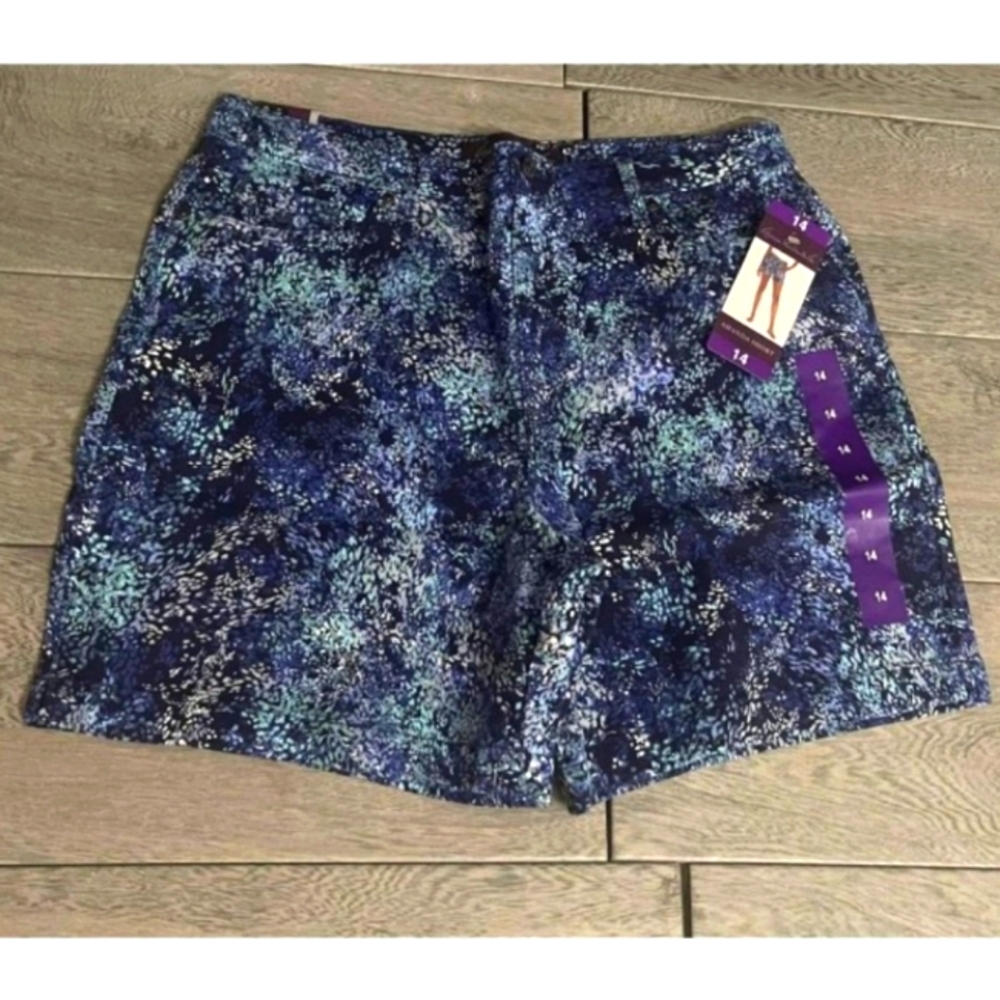 Gloria Vanderbilt Amanda Abstract Print Shorts Sz 14 Purple NWT